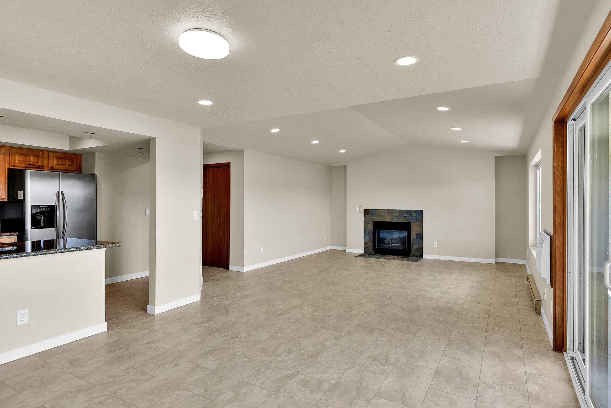 166 South Coeur D'Alene Street, Unit D304 Spokane, WA 99201 - Photo 12 of 31
