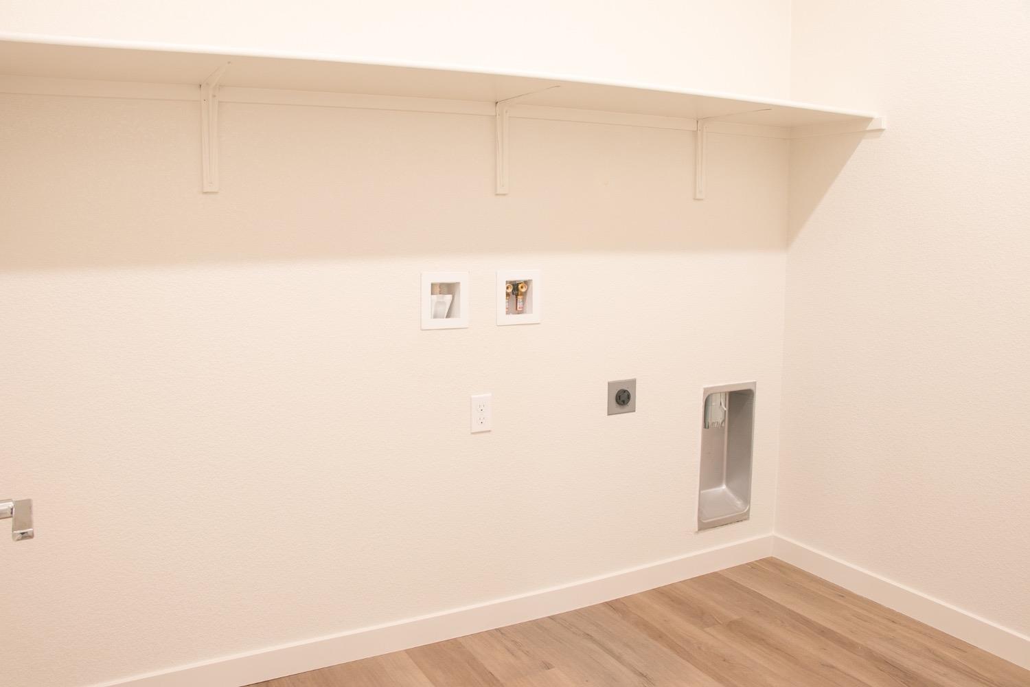 2129 Stagecoach Road Patterson, CA 95363 - Photo 12 of 23 a view of cupboard