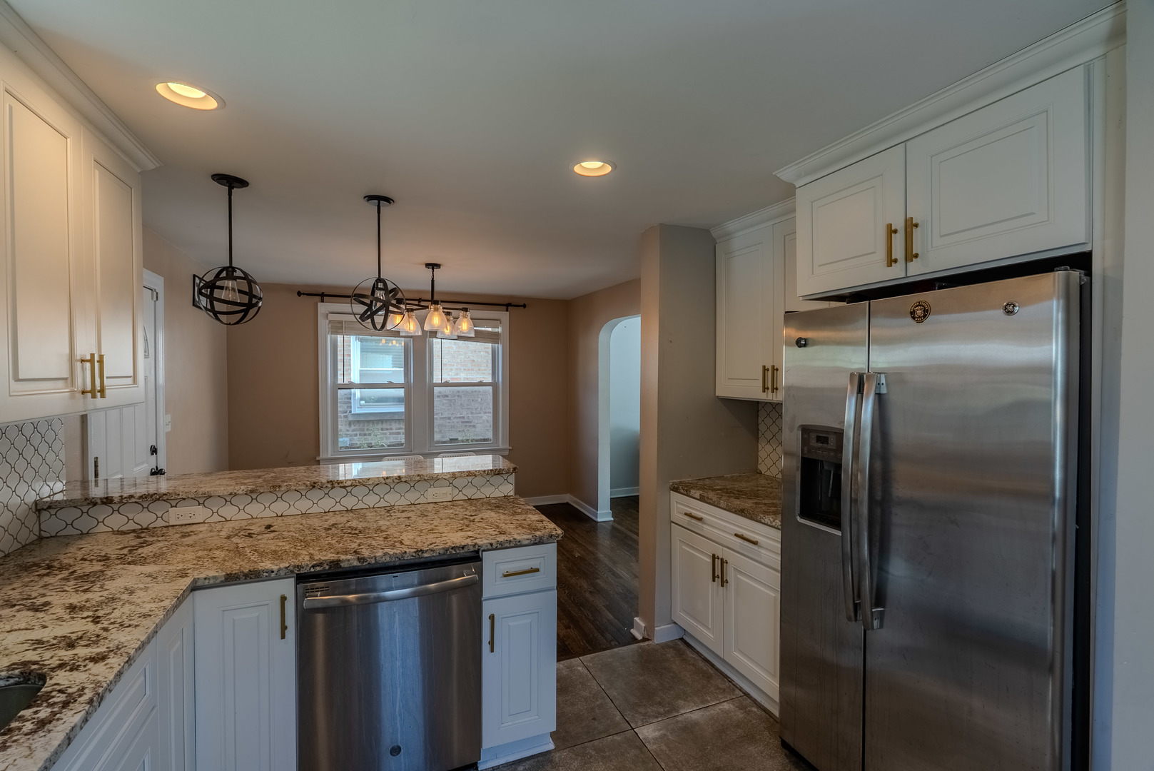 4210 Maple Avenue Brookfield, IL 60513 - Photo 8 of 29