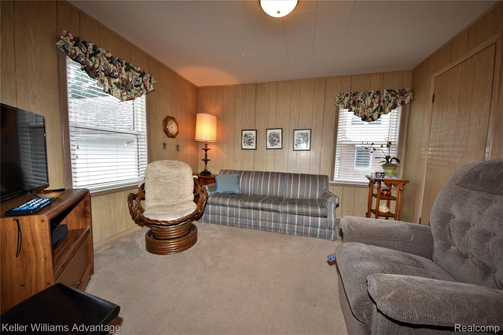 1890 Wiltshire Road Berkley, MI 48072 - Photo 13 of 34 DSC_0056 - Copy.JPG