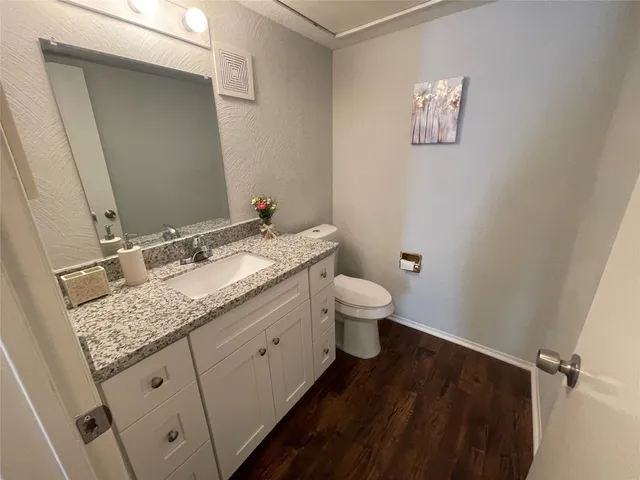 $160,000 | 781 Country Pl Drive, Unit 2077, Houston, TX 77079