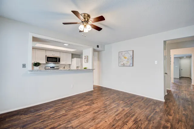 $160,000 | 781 Country Pl Drive, Unit 2077, Houston, TX 77079