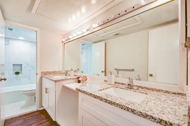 $160,000 | 781 Country Pl Drive, Unit 2077, Houston, TX 77079