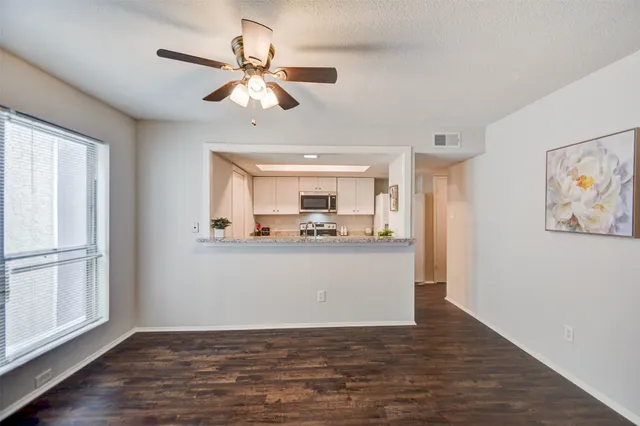 $160,000 | 781 Country Pl Drive, Unit 2077, Houston, TX 77079