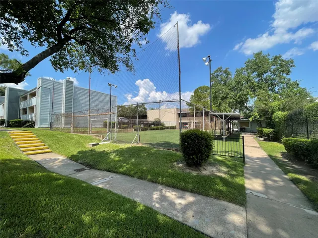 $160,000 | 781 Country Pl Drive, Unit 2077, Houston, TX 77079