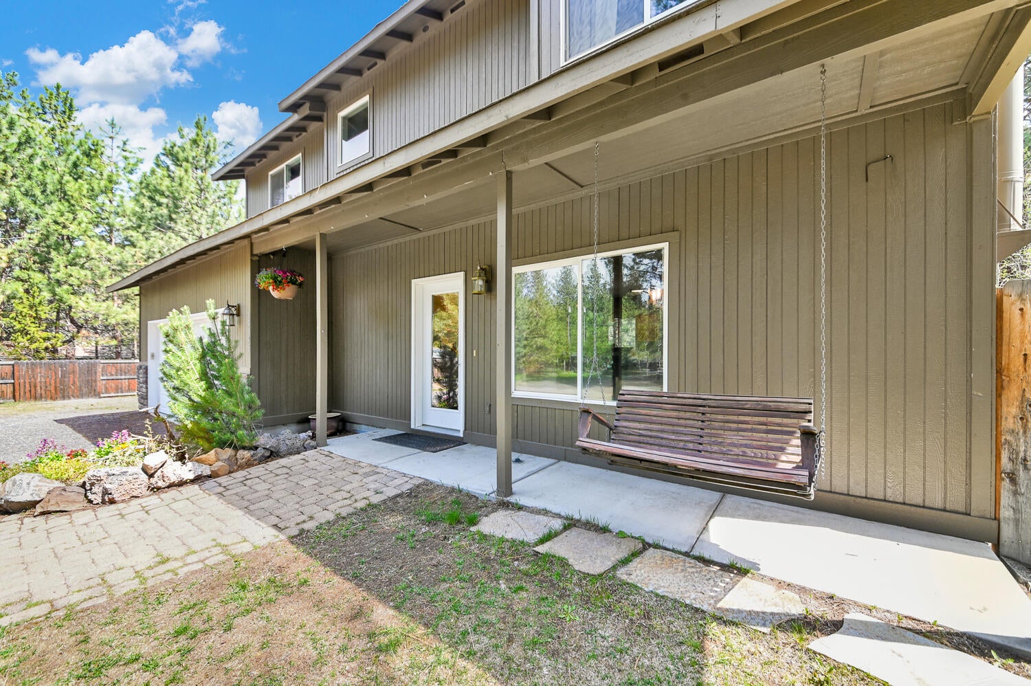 19198 Choctaw Road Bend, OR 97702 - Photo 43 of 45 Front Porch