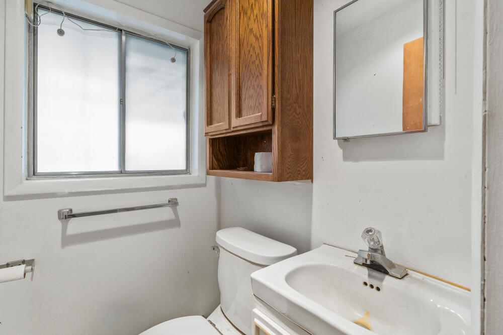 1460 Joe Wright Road Klamath Falls, OR 97603 - Photo 22 of 78 1460JoeWrightRdInterior-12