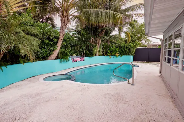 $4,000 | 113 Park Lane East, Hypoluxo, FL 33462