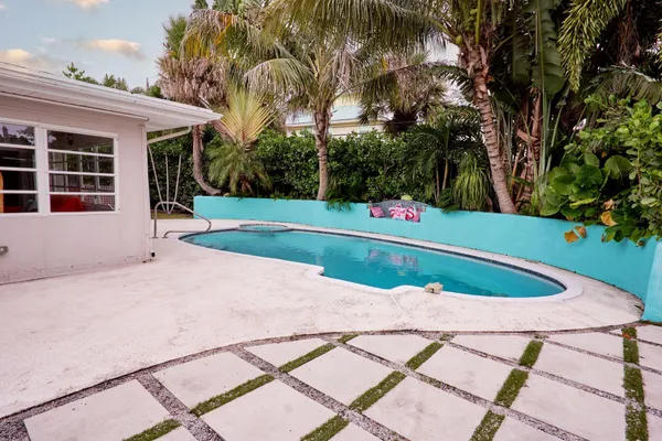$4,500 | 113 Park Lane East, Hypoluxo, FL 33462