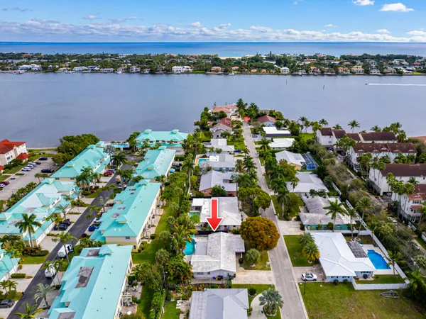 $4,500 | 113 Park Lane East, Hypoluxo, FL 33462