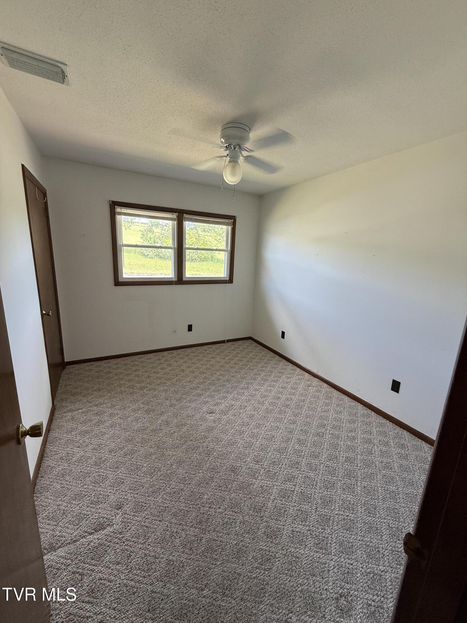 914 East Mountain View Road Johnson City, TN 37601 - Photo 26 of 61 IMG_0356