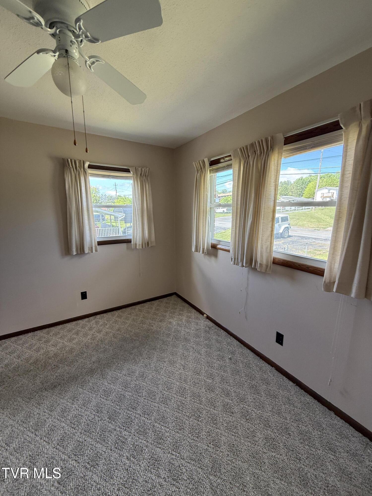 914 East Mountain View Road Johnson City, TN 37601 - Photo 28 of 61 IMG_0358 2