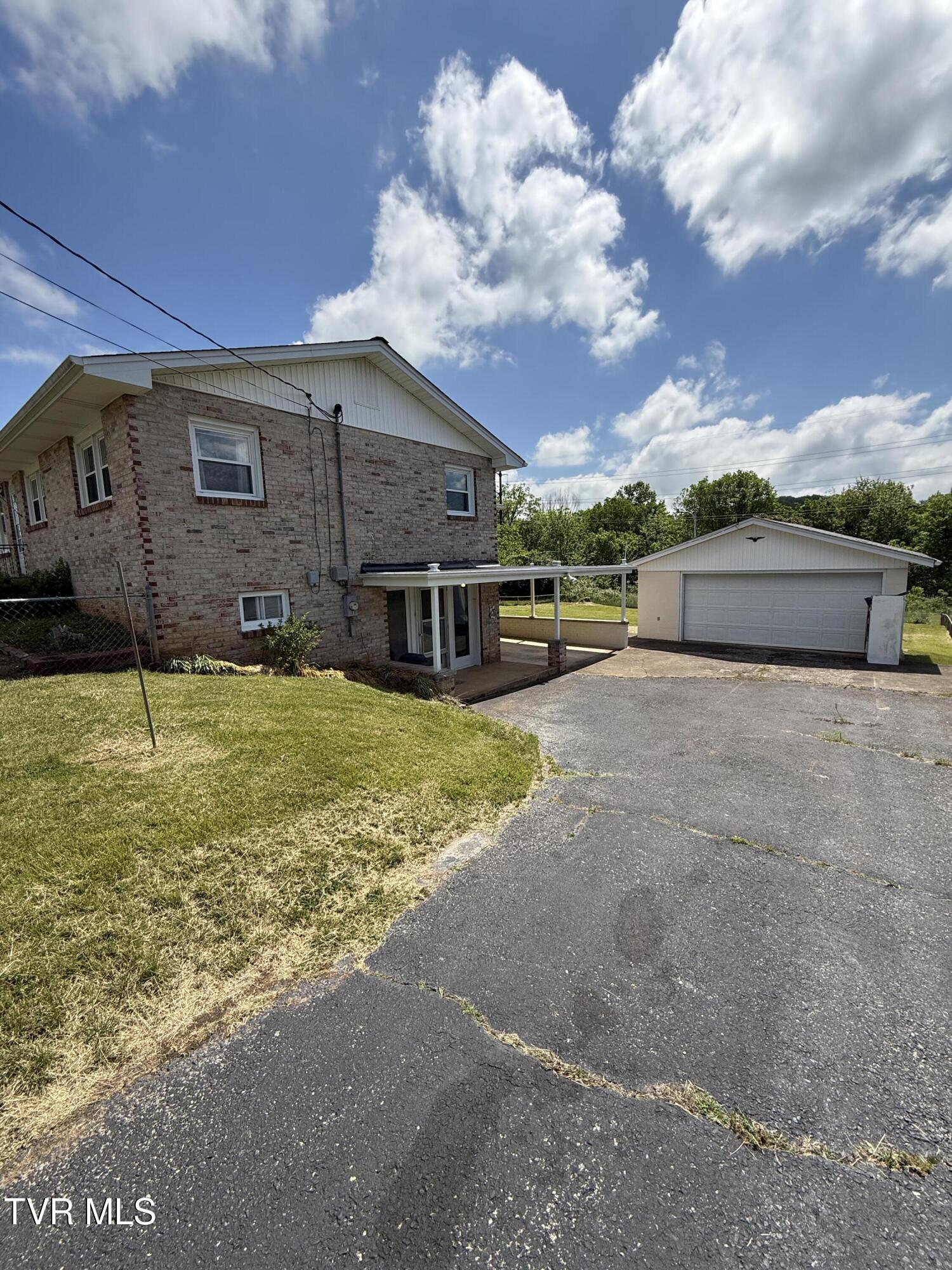 914 East Mountain View Road Johnson City, TN 37601 - Photo 6 of 61 IMG_0404 2
