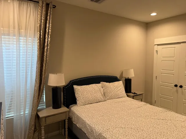 $375,000 | 5206 Pinemont Drive, Houston, TX 77092