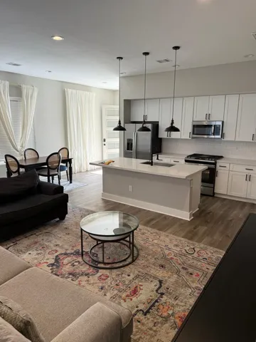 $375,000 | 5206 Pinemont Drive, Houston, TX 77092