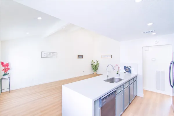 $158,000 | 8650 Maplecrest Drive, Unit 8650, Houston, TX 77099