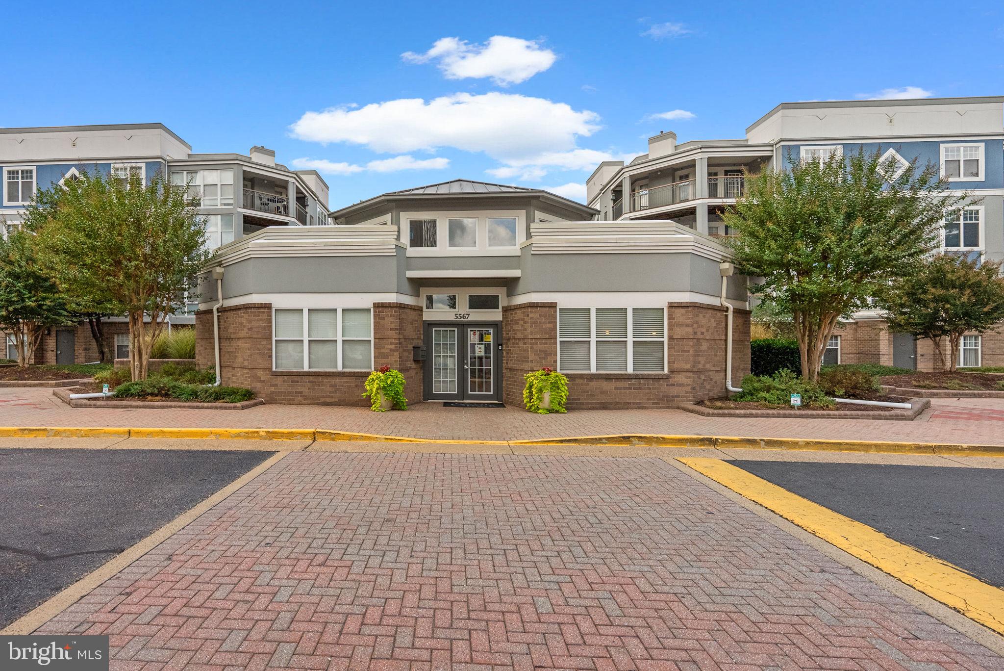 5575 Seminary Road, Unit 102 Falls Church, VA 22041 - Photo 2 of 3