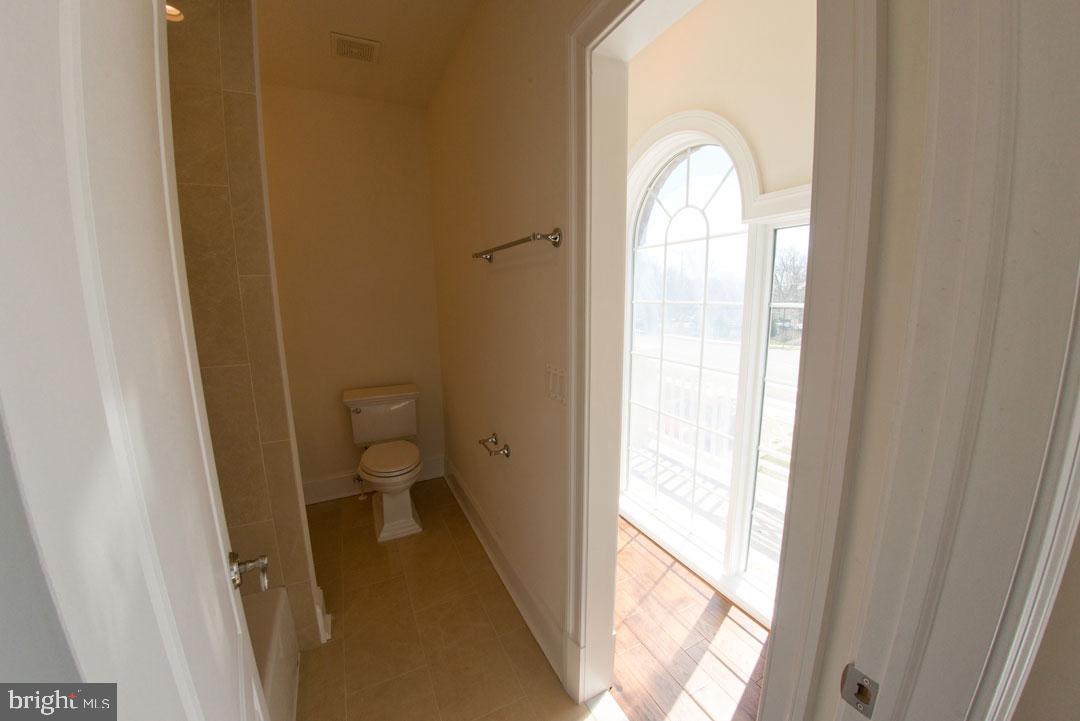3443 Gallows Road Falls Church, VA 22042 - Photo 27 of 49 Bathroom