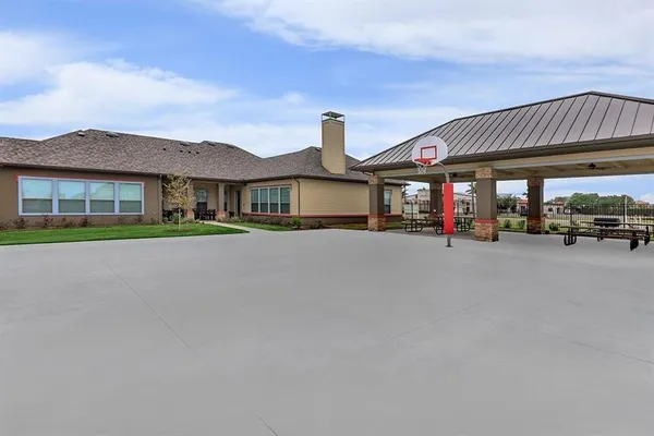 $925 | 4710 South Veterans Boulevard, Edinburg, TX 78542