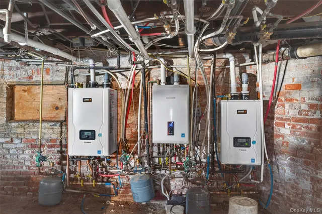 $499,000 | 140 Albany Avenue, Kingston, NY 12401