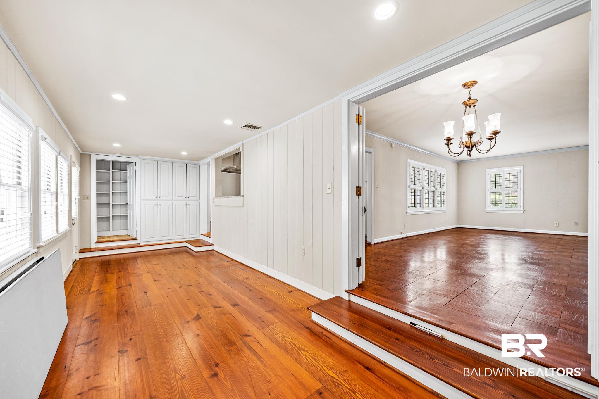 420 Byron Avenue East Mobile, AL 36609 - Photo 8 of 38