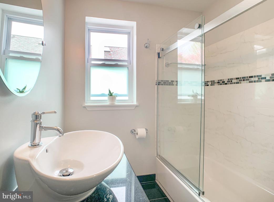 9231 Wesleyan Road Philadelphia, PA 19114 - Photo 22 of 31 Full Bath