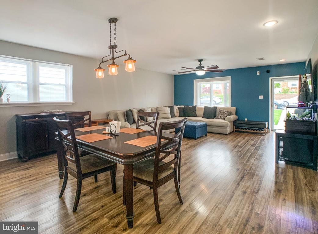 9231 Wesleyan Road Philadelphia, PA 19114 - Photo 10 of 31 Living/Dining Combination