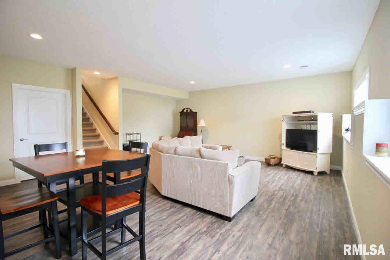 5890 Emily Road Bettendorf, IA 52722 - Photo 22 of 24 Gallery Image 22