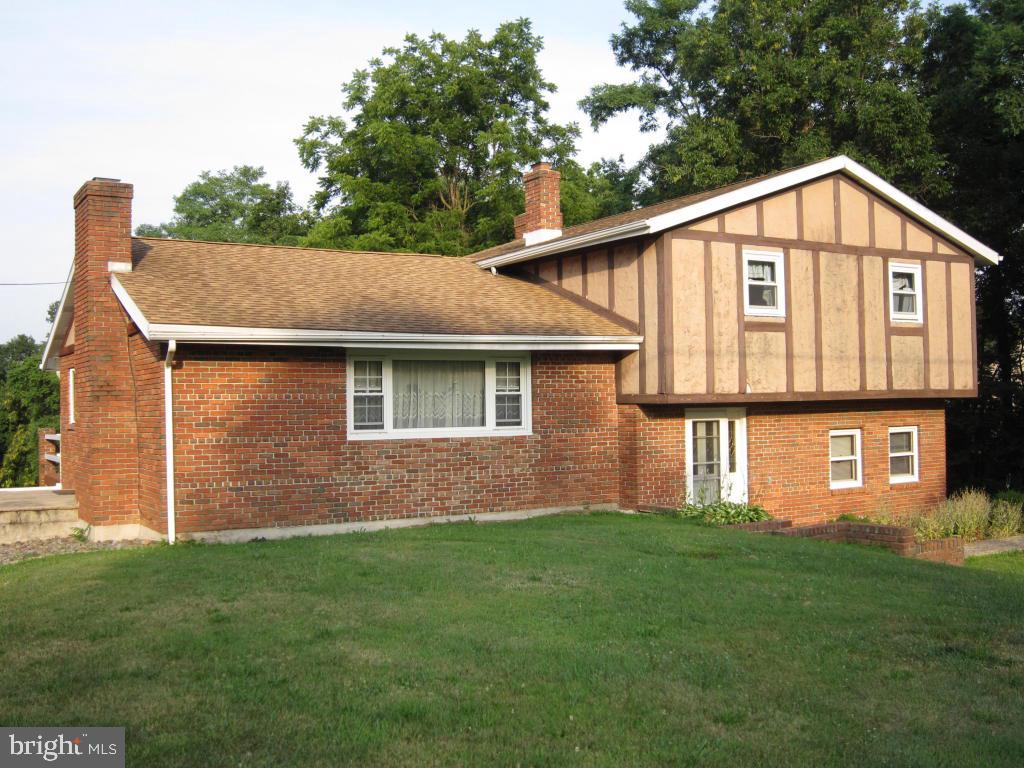 256 Sheep Hill Road Newmanstown, PA 17073 - Photo 1 of 22 Gallery Image 1