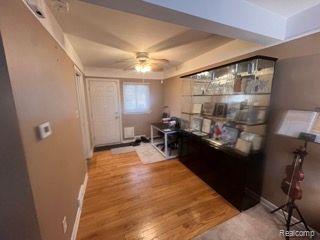 9741 Middlebelt Road Livonia, MI 48150 - Photo 3 of 14