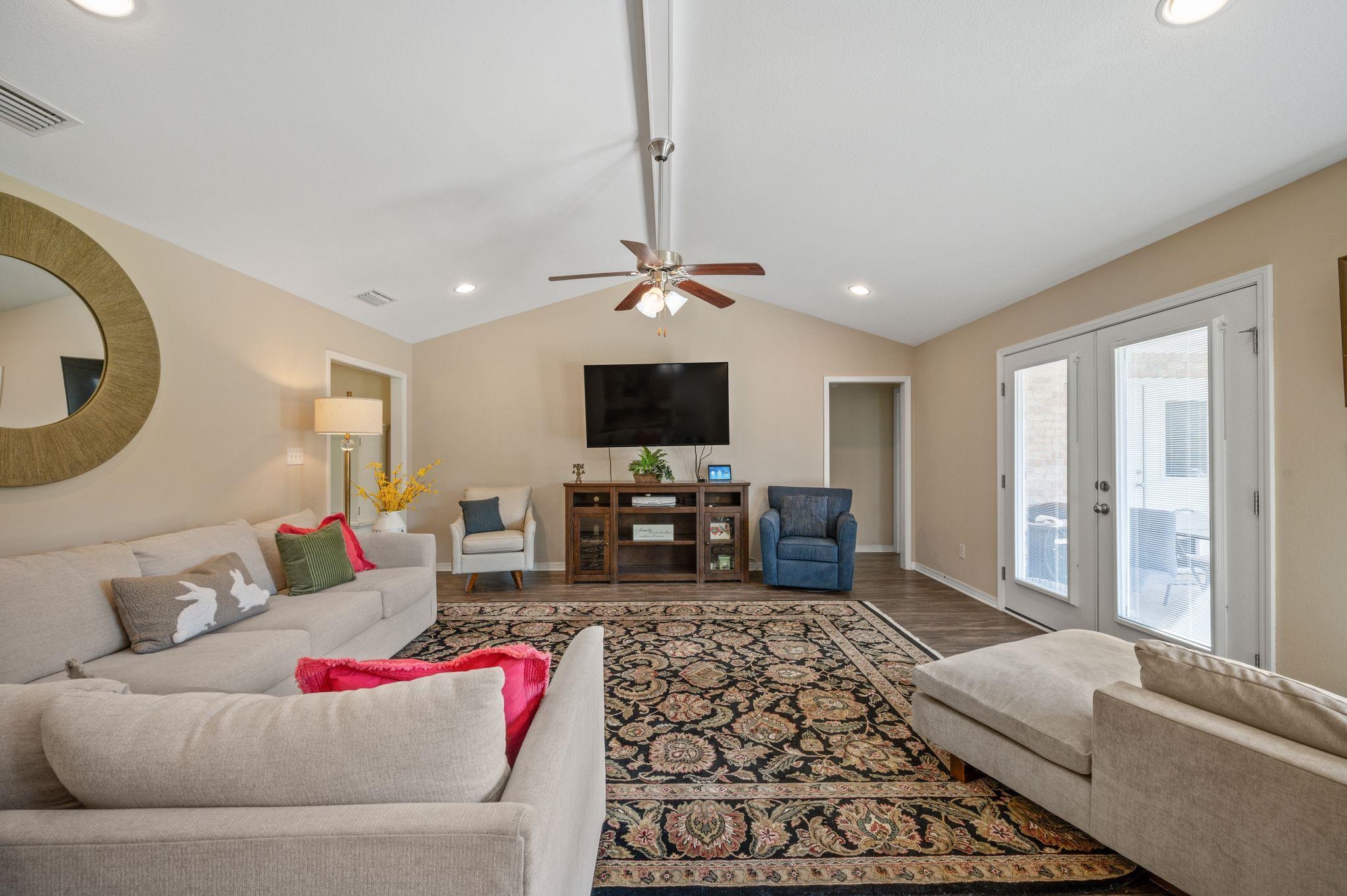 15066 Black Griffin Road Loxley, AL 36551 - Photo 11 of 38 Living Room