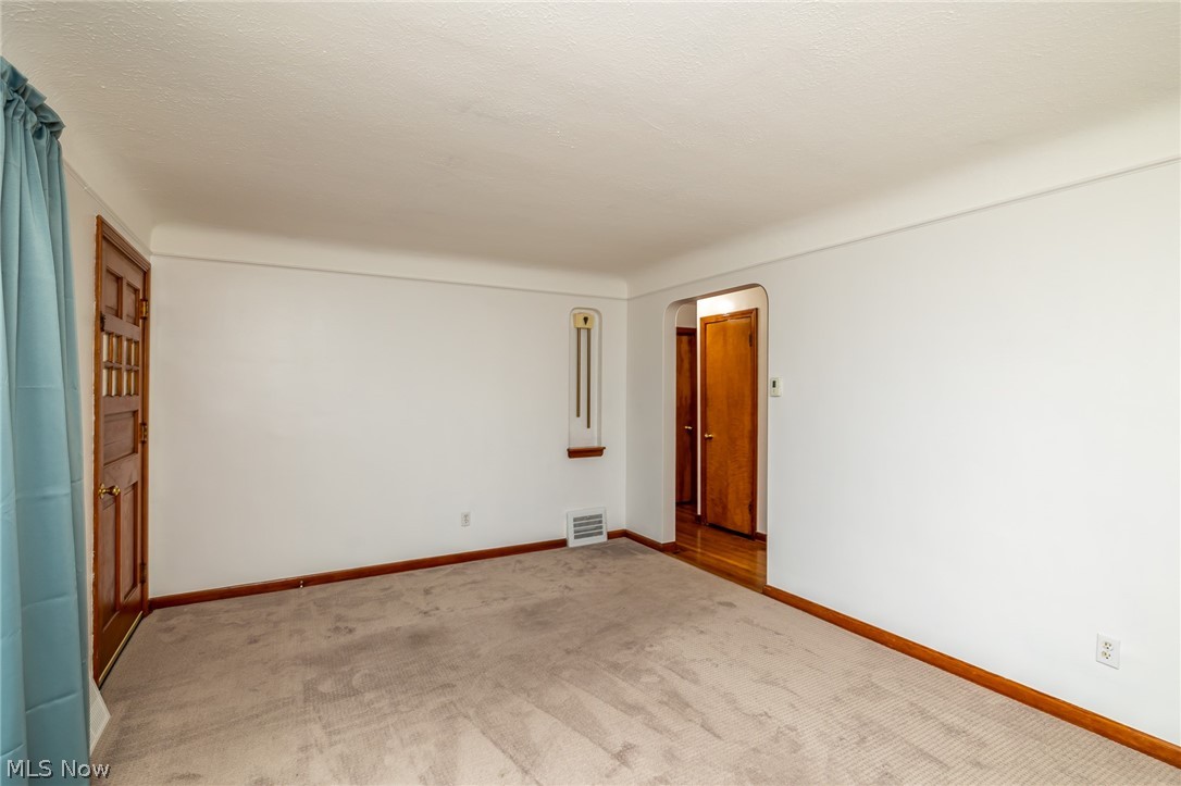 13723 Granger Road Cleveland, OH 44125 - Photo 6 of 31