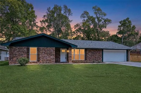 $438,000 | 1923 Destin Street, Mandeville, LA 70448