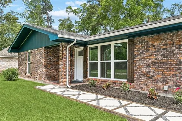 $438,000 | 1923 Destin Street, Mandeville, LA 70448