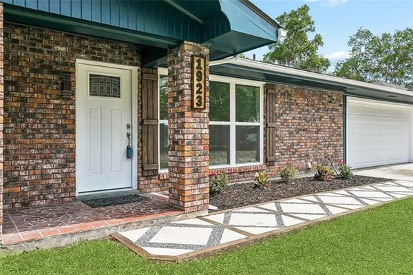 $438,000 | 1923 Destin Street, Mandeville, LA 70448