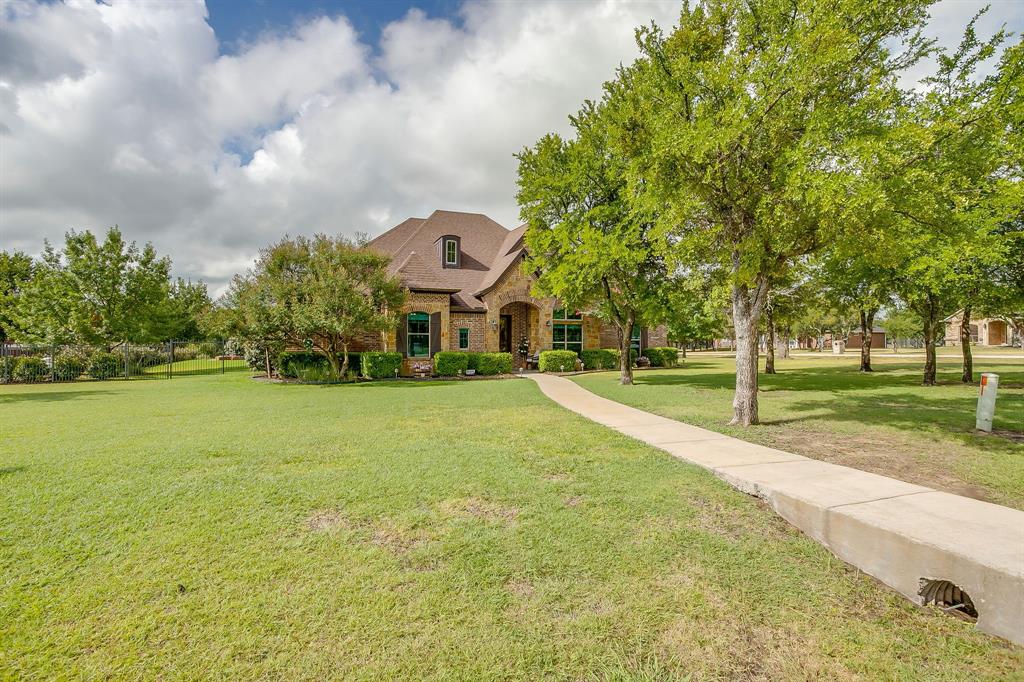 119 Antler Ridge Court Azle, TX 76020 - Photo 2 of 40