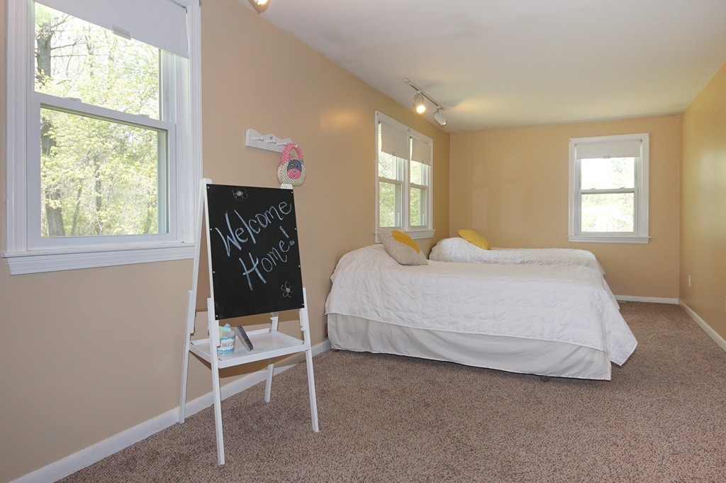 33 Dorset Road Holliston, MA 01746 - Photo 11 of 22 Gallery Image 11