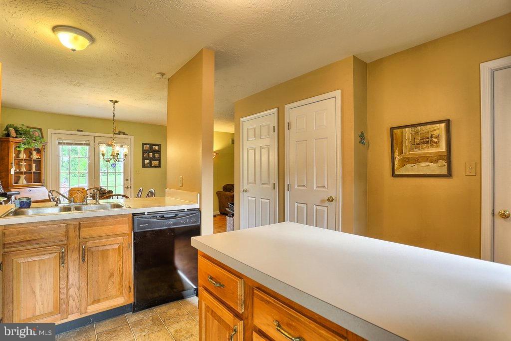 446 Crosswinds Drive Lititz, PA 17543 - Photo 8 of 30