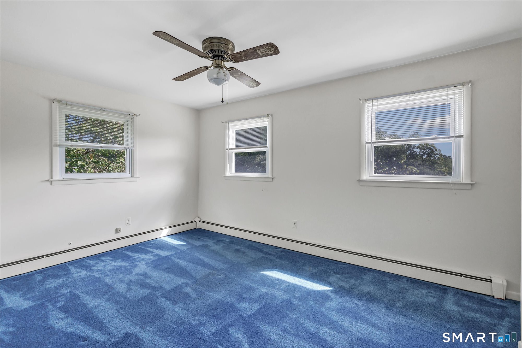 94 Ascolese Road Trumbull, CT 06611 - Photo 29 of 34 Upper level bedroom
