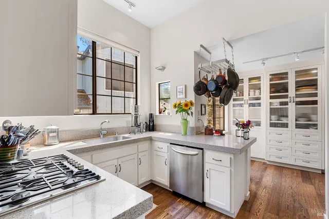 $1,045,000 | 1112 Princeton Drive, Sonoma, CA 95476