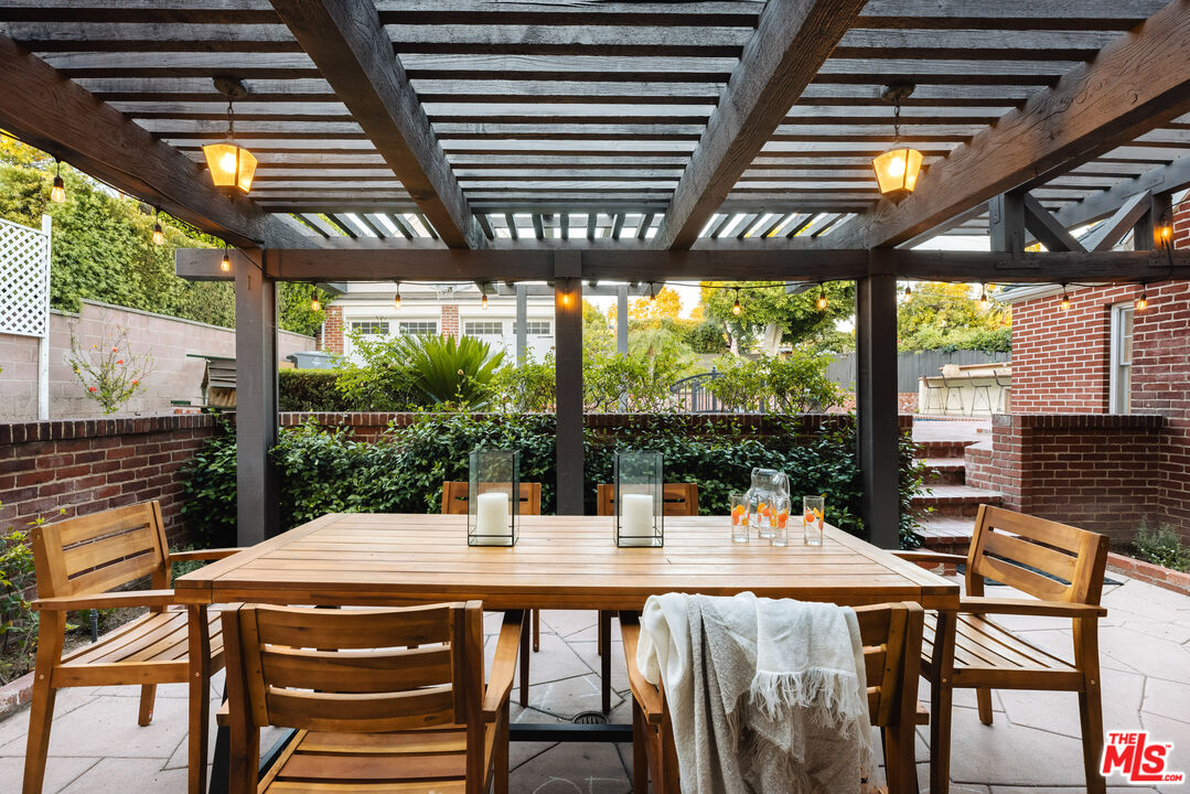 1640 Ard Eevin Avenue Glendale, CA 91202 - Photo 24 of 32 a outdoor dining space with furniture and outdoor view