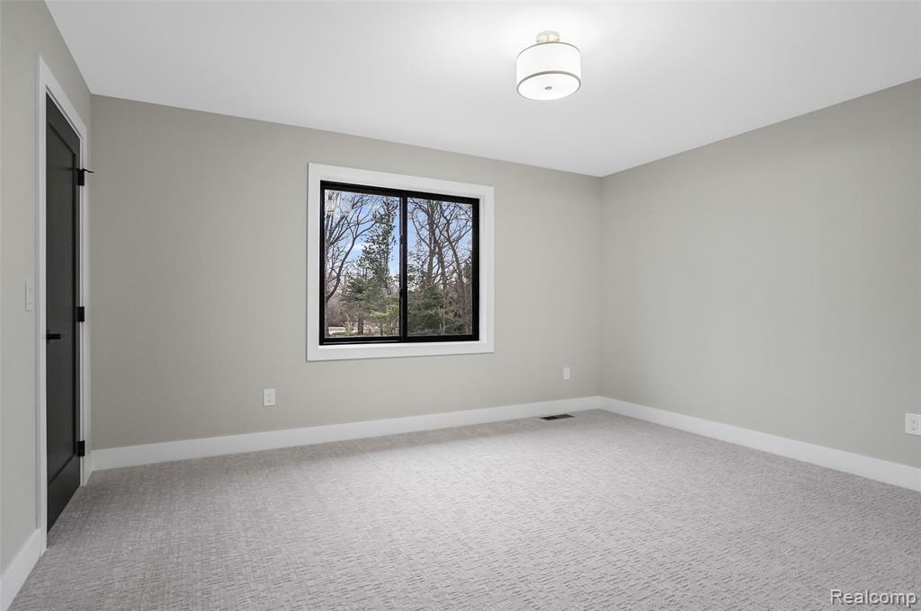 31130 Lahser Road Beverly Hills, MI 48025 - Photo 32 of 50