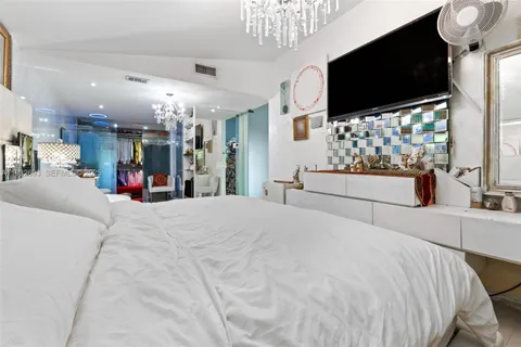 $600,000 | 5018 Southwest 148th Place, Miami, FL 33185