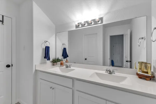 $2,900 | 17608 Penfolds Drive, Pflugerville, TX 78660