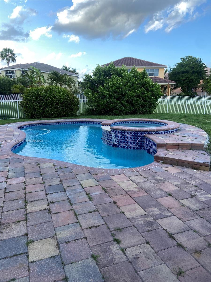 2001 Southwest 157th Avenue Miramar, FL 33027 - Photo 10 of 20 a view of an outdoor space