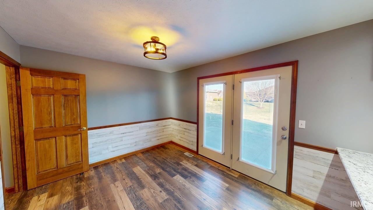 208 St Charles Street Jasper, IN 47546 - Photo 13 of 34