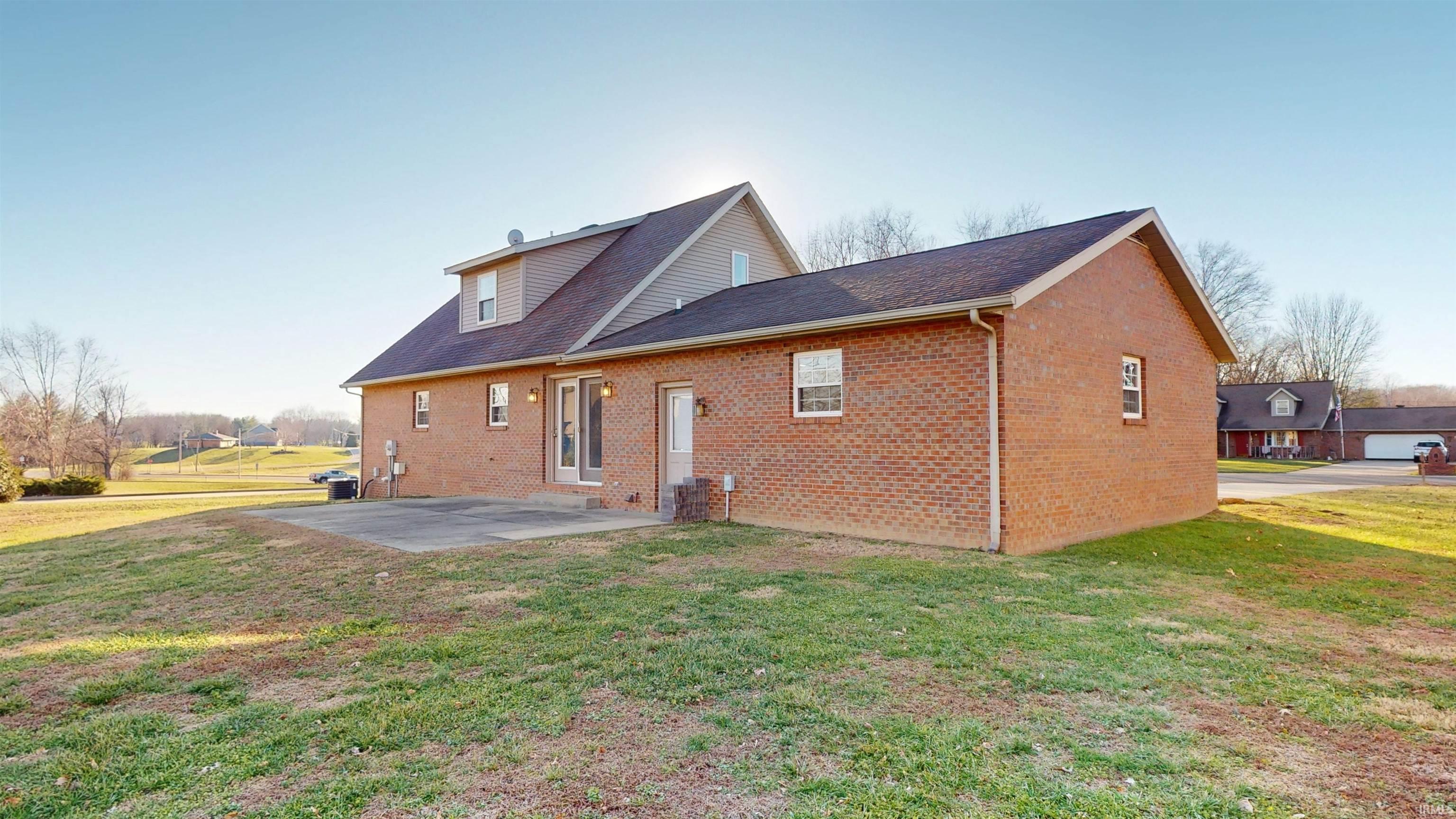 208 St Charles Street Jasper, IN 47546 - Photo 4 of 34