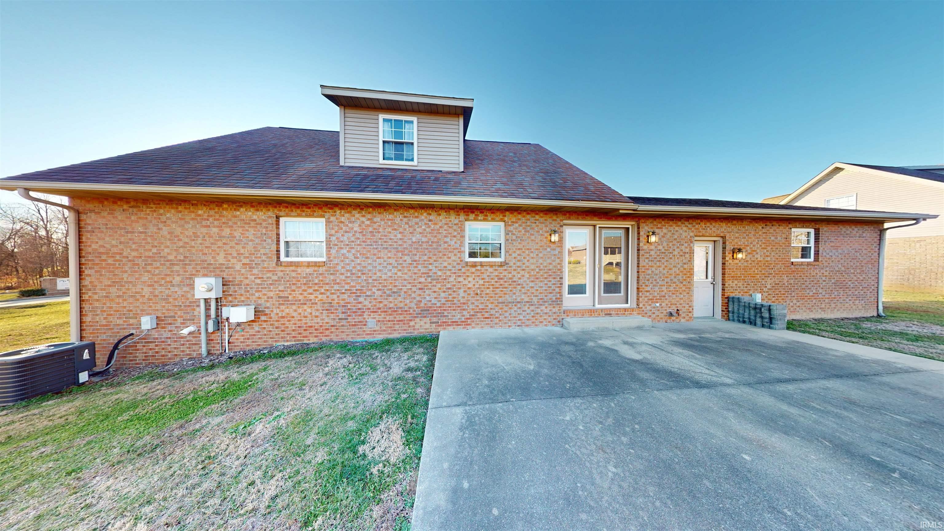 208 St Charles Street Jasper, IN 47546 - Photo 5 of 34