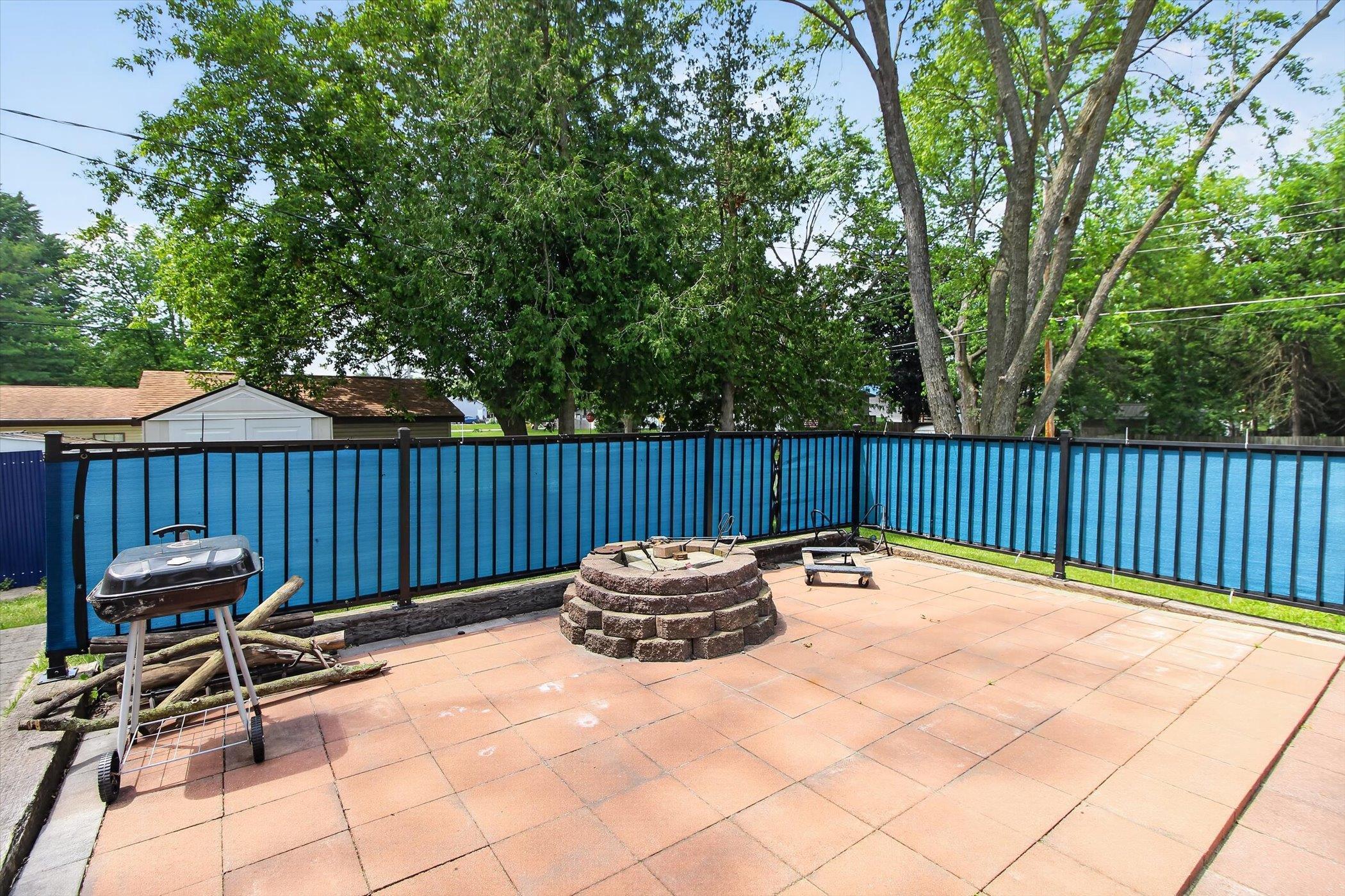 1035 Fairview Avenue Alma, MI 48801 - Photo 29 of 35 1947579-82a9ebc6-a626-4d4c-aa4b-de5bdb81f778.JPG