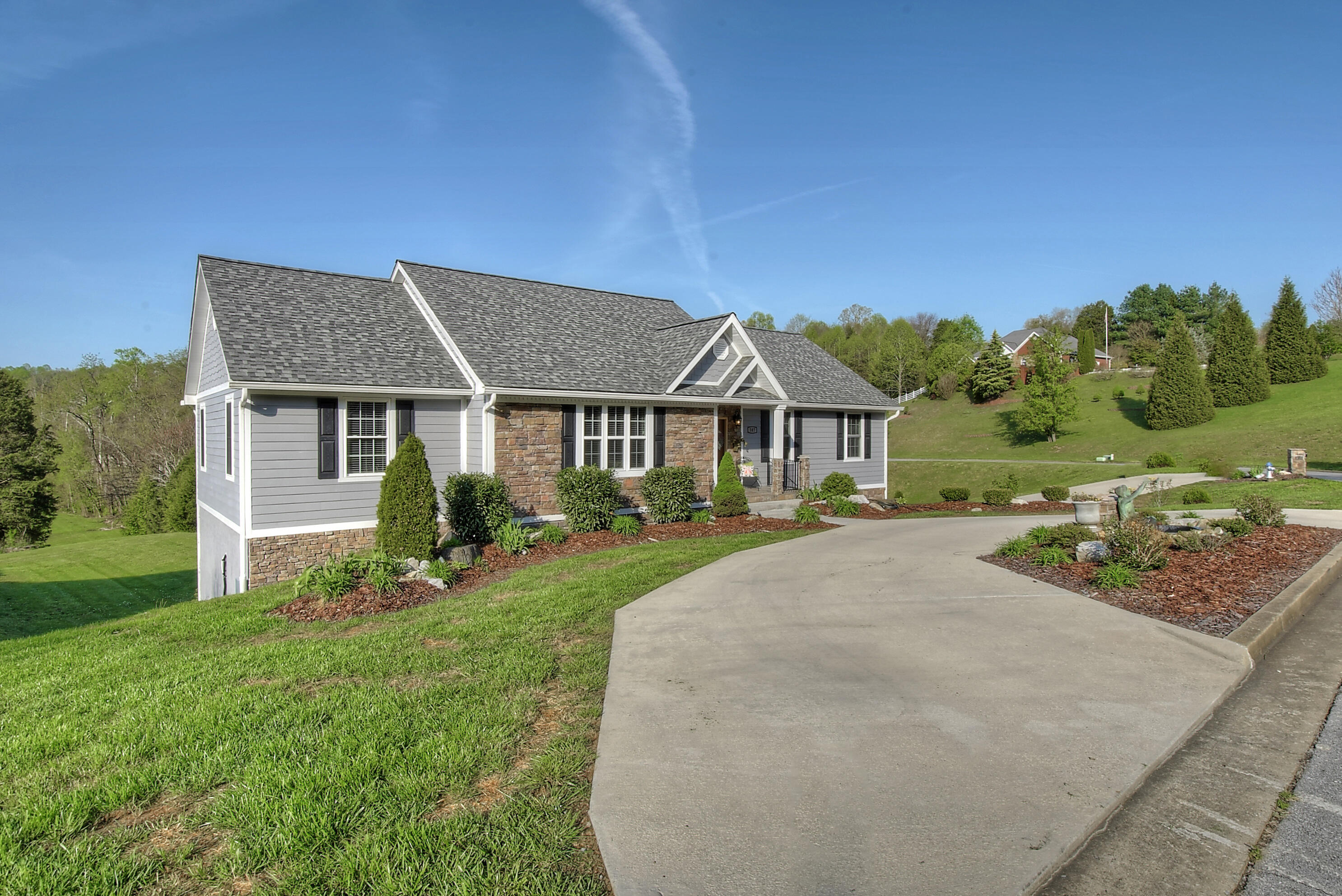 107 Stone Ridge Court Elizabethton, TN 37643 - Photo 2 of 54 2